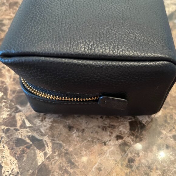 NWT Coach Essential Cosmetic Pouch/Bag/Case in Black Pebble Leather - Picture 5 of 16